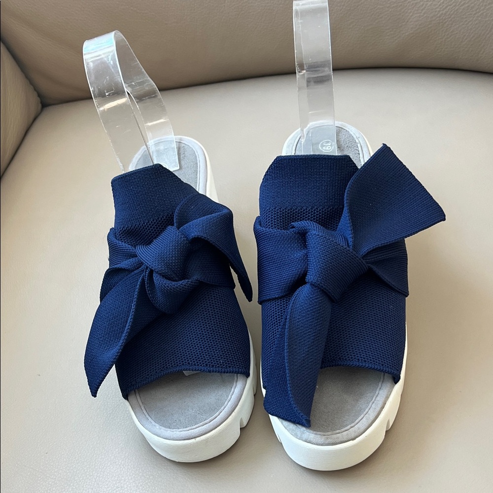 Bernie mev venti freesia Navy Blue Sandals with Bow